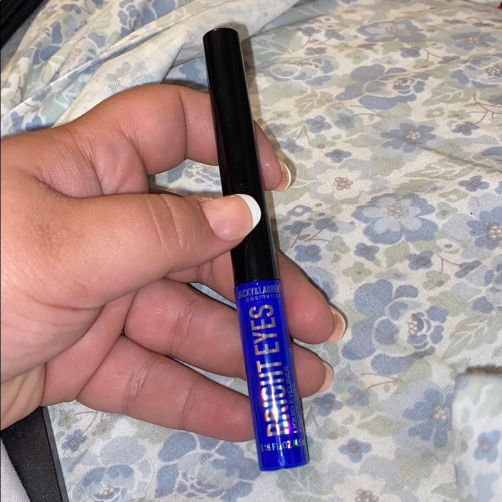Bright Eyes Liquid Eyeliner 💋